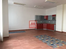 Pronájem souboru 6 kanceláří se zasedačkou a kuchyní, 200m², Olomouc Chválkovice