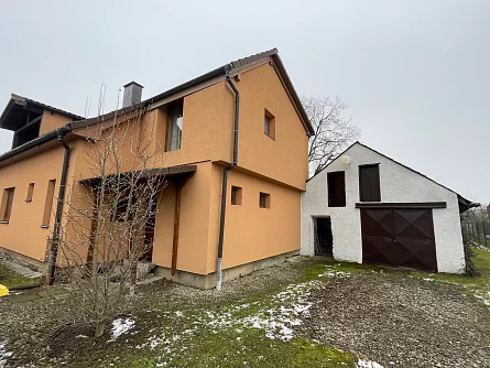 Prodej rodinného domu 4+1 s garáží, 120 m² s krásnou zahradou v Uničově